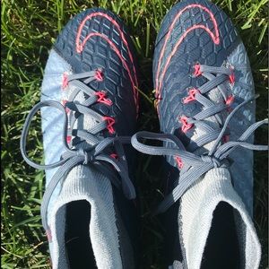 Youth size 4.5 Nike soccer cleats